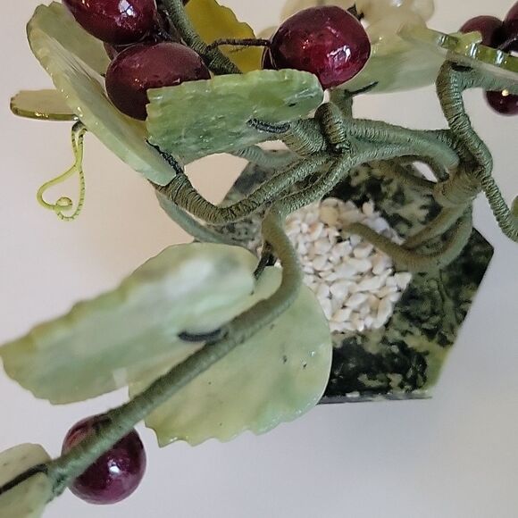VIntage Jade and Alabaster Grape Tabletop Sculpture Decor - Picture 7 of 10